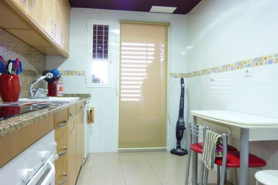 Alicante,Alicante,España,4 Bedrooms Bedrooms,3 BathroomsBathrooms,Pisos tipo duplex,21766