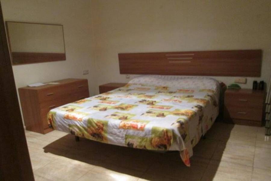 Alicante,Alicante,España,3 Bedrooms Bedrooms,1 BañoBathrooms,Entresuelo,21771