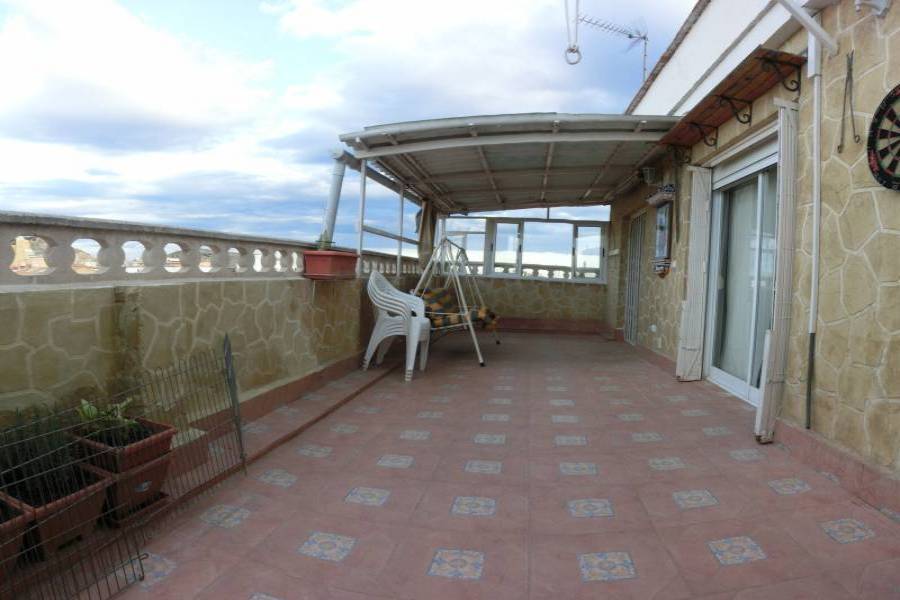 Alicante,Alicante,España,4 Bedrooms Bedrooms,2 BathroomsBathrooms,Atico,21777