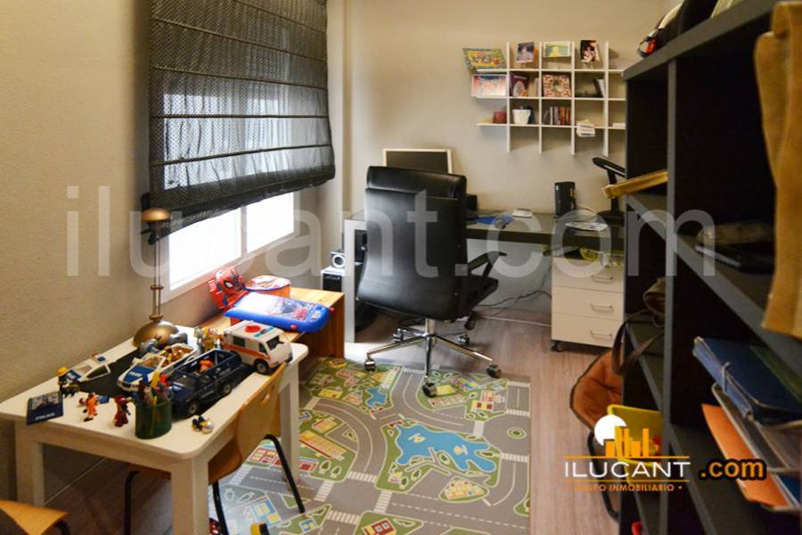 Alicante,Alicante,España,4 Bedrooms Bedrooms,3 BathroomsBathrooms,Pisos tipo duplex,21782