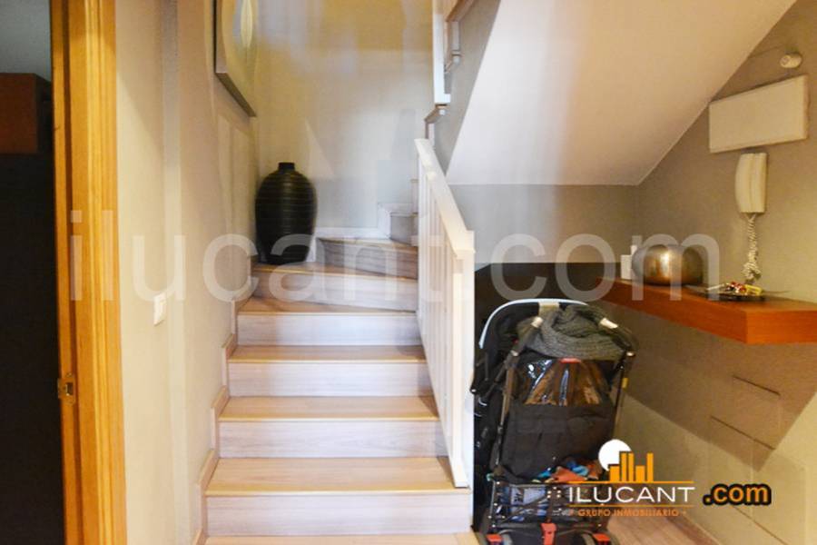 Alicante,Alicante,España,4 Bedrooms Bedrooms,3 BathroomsBathrooms,Pisos tipo duplex,21782