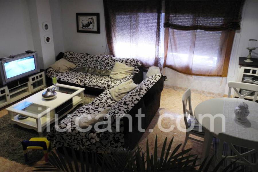 Alicante,Alicante,España,3 Bedrooms Bedrooms,2 BathroomsBathrooms,Dúplex,21783