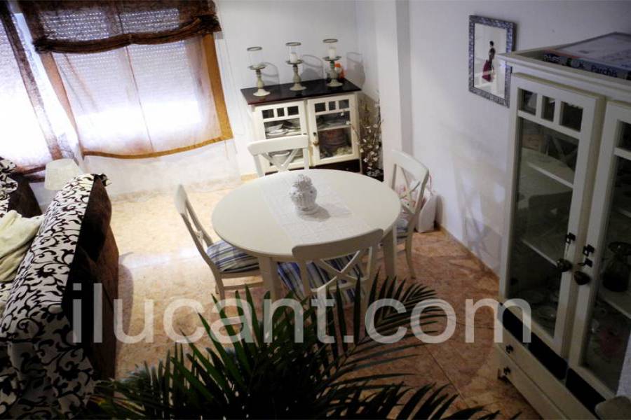 Alicante,Alicante,España,3 Bedrooms Bedrooms,2 BathroomsBathrooms,Dúplex,21783
