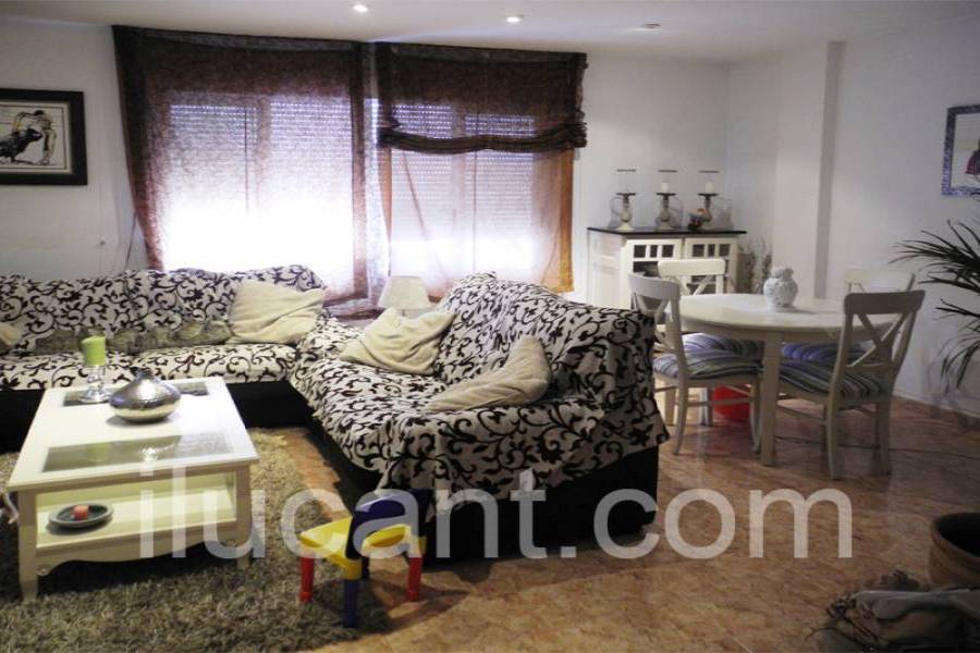 Alicante,Alicante,España,3 Bedrooms Bedrooms,2 BathroomsBathrooms,Dúplex,21783