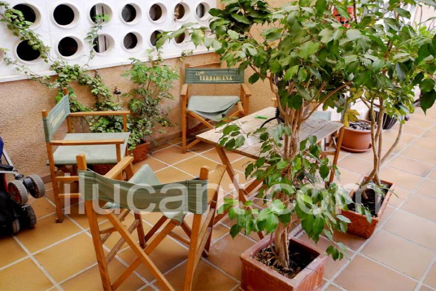 Alicante,Alicante,España,3 Bedrooms Bedrooms,2 BathroomsBathrooms,Dúplex,21783