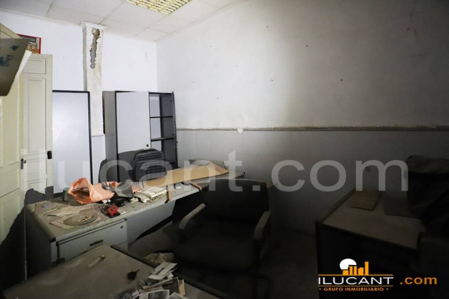 Alicante,Alicante,España,9 Bedrooms Bedrooms,Edificio,21804