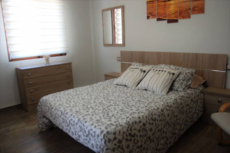 Santa Pola,Alicante,España,3 Bedrooms Bedrooms,1 BañoBathrooms,Bungalow,22263