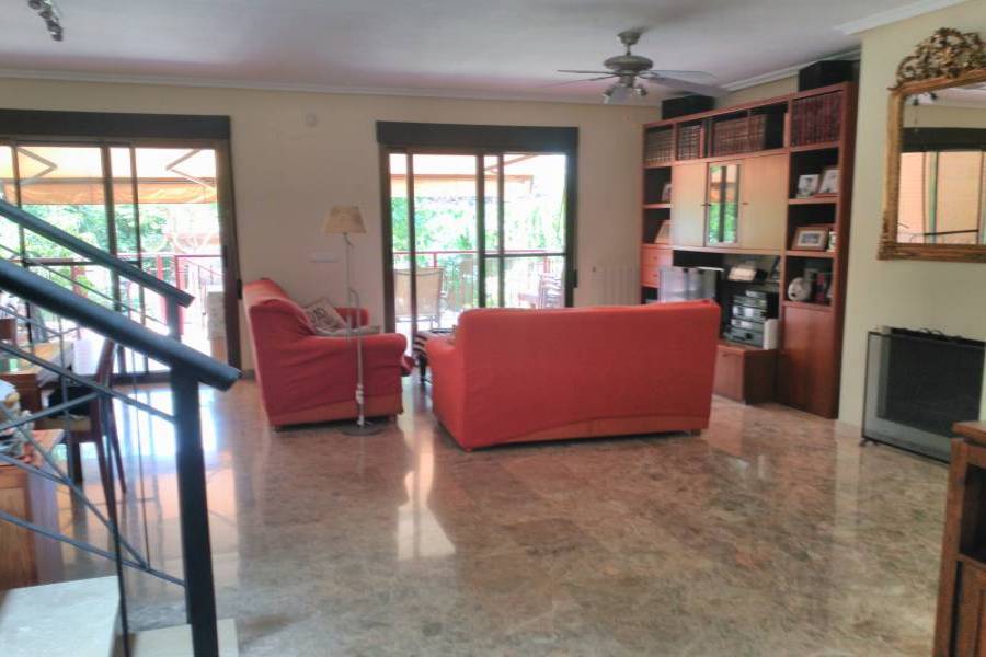 Mutxamel,Alicante,España,4 Bedrooms Bedrooms,2 BathroomsBathrooms,Bungalow,22272