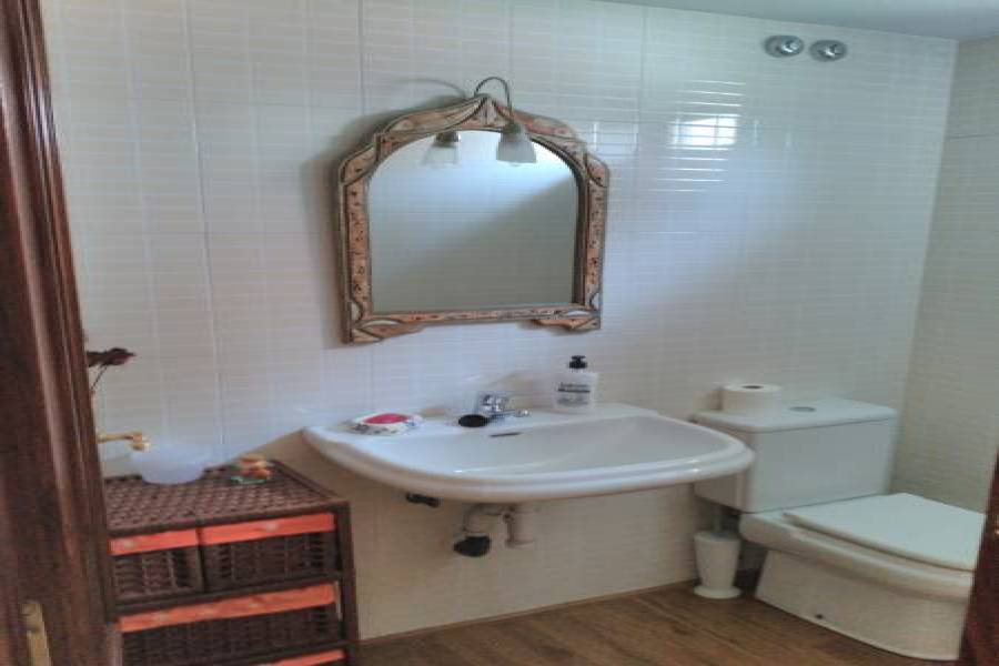 Mutxamel,Alicante,España,4 Bedrooms Bedrooms,2 BathroomsBathrooms,Bungalow,22272