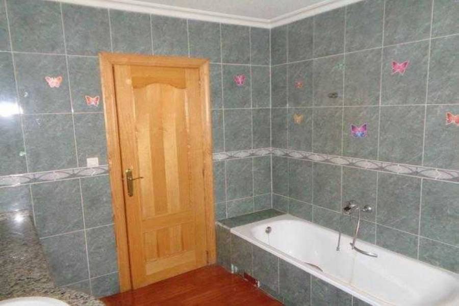 Elda,Alicante,España,3 Bedrooms Bedrooms,3 BathroomsBathrooms,Adosada,22286