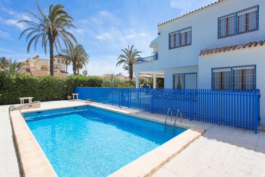 Orihuela Costa,Alicante,España,5 Bedrooms Bedrooms,3 BathroomsBathrooms,Casas,22310