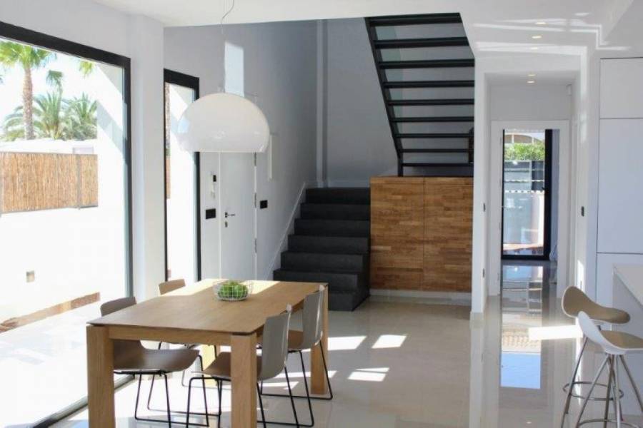 La Marina,Alicante,España,3 Bedrooms Bedrooms,3 BathroomsBathrooms,Casas,22392