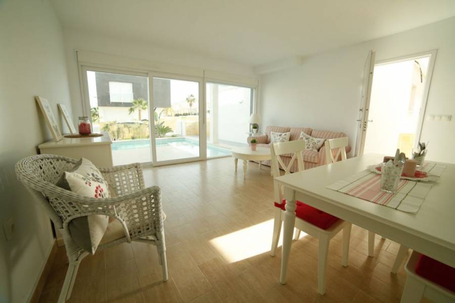 Santa Pola,Alicante,España,2 Bedrooms Bedrooms,3 BathroomsBathrooms,Bungalow,22482