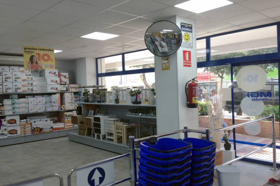 Marbella,Málaga,España,1 BañoBaños,Locales,Marbelsun,Jacinto Benavente,3044