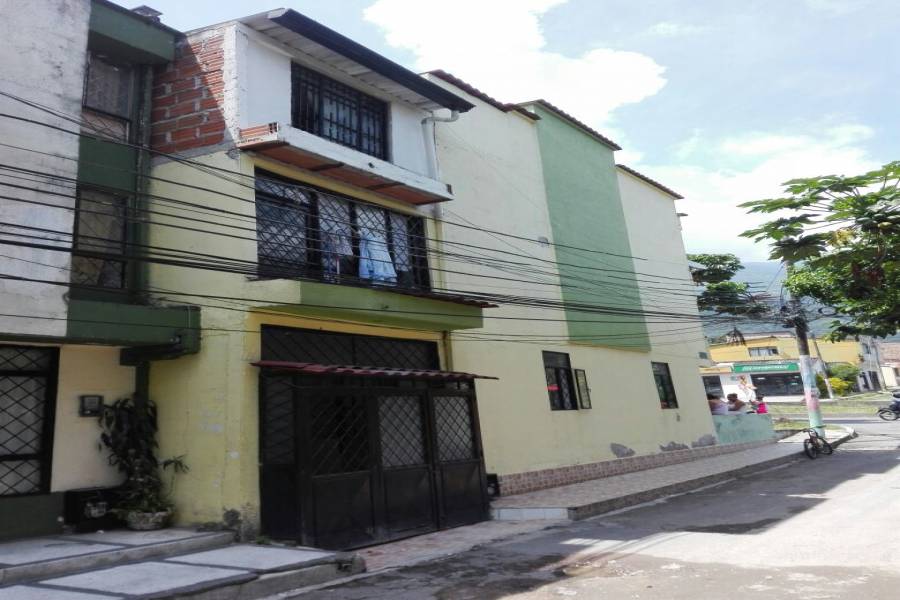 IMPERDIBLE! VER INFO...,5 Habitaciones Habitaciones,4 BañosBaños,Duplex-Triplex,3,3046