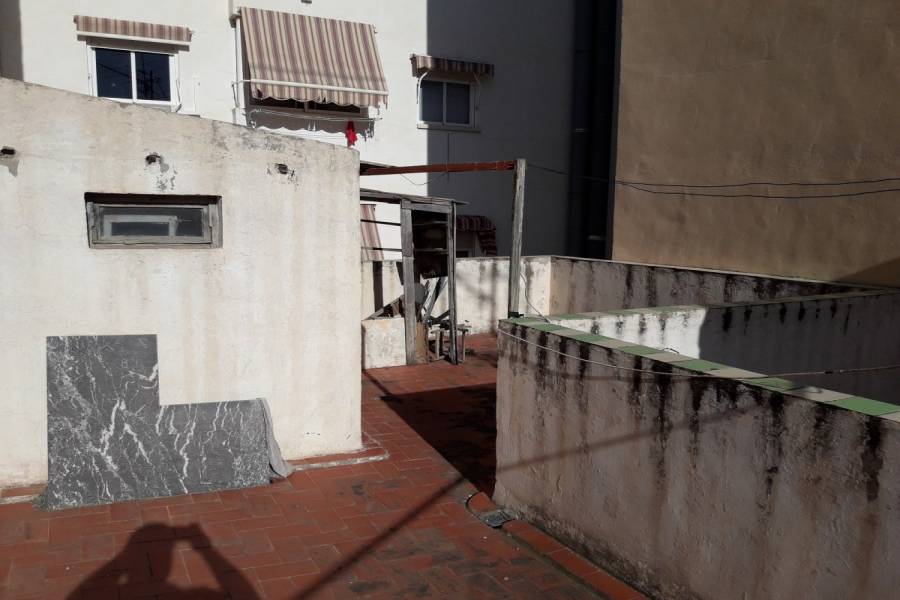 Alicante,Alicante,España,7 Bedrooms Bedrooms,3 BathroomsBathrooms,Edificio,24155