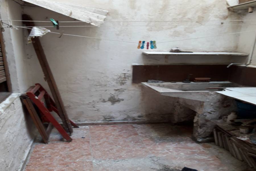 Alicante,Alicante,España,7 Bedrooms Bedrooms,3 BathroomsBathrooms,Edificio,24155