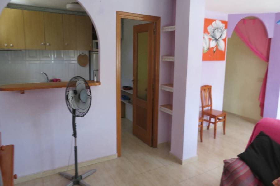 Alicante,Alicante,España,2 Bedrooms Bedrooms,1 BañoBathrooms,Planta baja,24161
