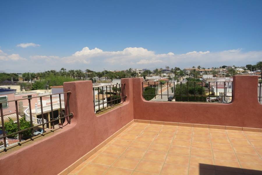 Elche,Alicante,España,5 Bedrooms Bedrooms,3 BathroomsBathrooms,Bungalow,24197