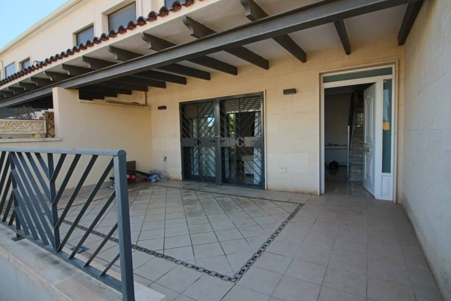 Elche,Alicante,España,4 Bedrooms Bedrooms,3 BathroomsBathrooms,Bungalow,24213