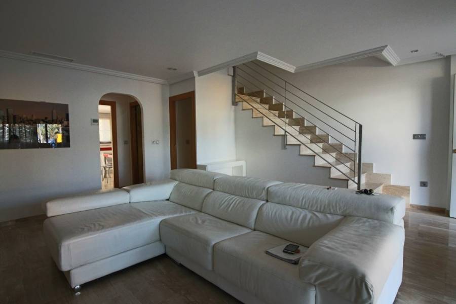 Elche,Alicante,España,4 Bedrooms Bedrooms,3 BathroomsBathrooms,Bungalow,24213
