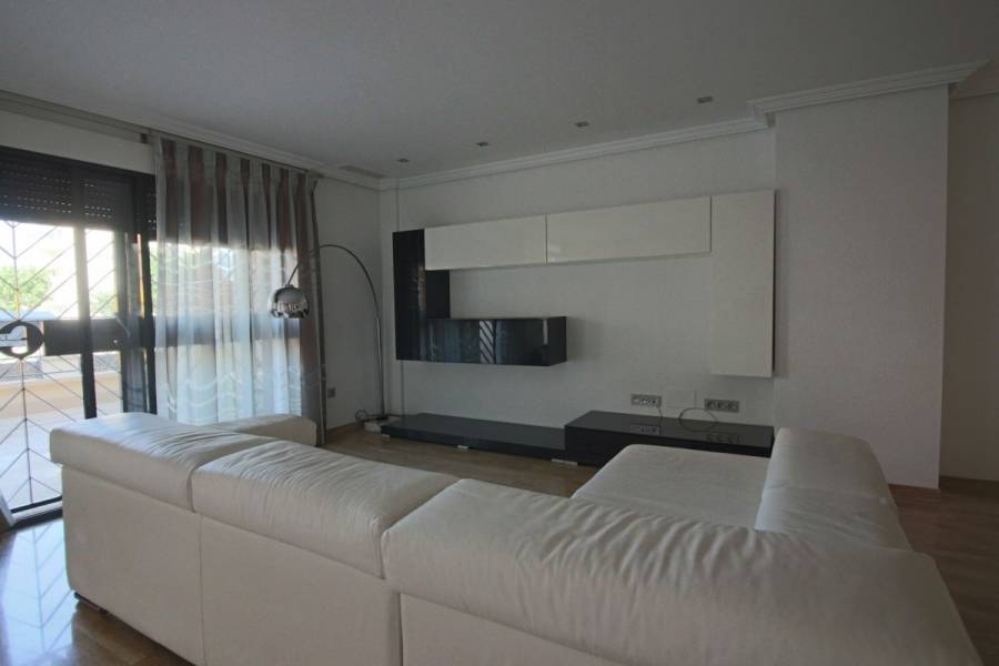 Elche,Alicante,España,4 Bedrooms Bedrooms,3 BathroomsBathrooms,Bungalow,24213