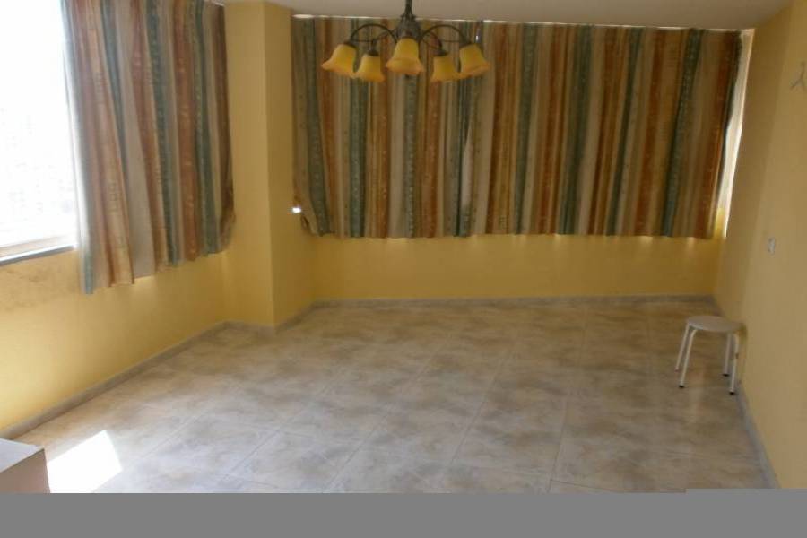 Benidorm,Alicante,España,3 Bedrooms Bedrooms,1 BañoBathrooms,Apartamentos,24240