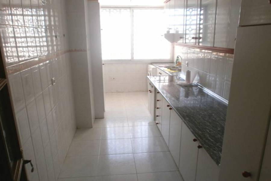 Benidorm,Alicante,España,3 Bedrooms Bedrooms,1 BañoBathrooms,Apartamentos,24240