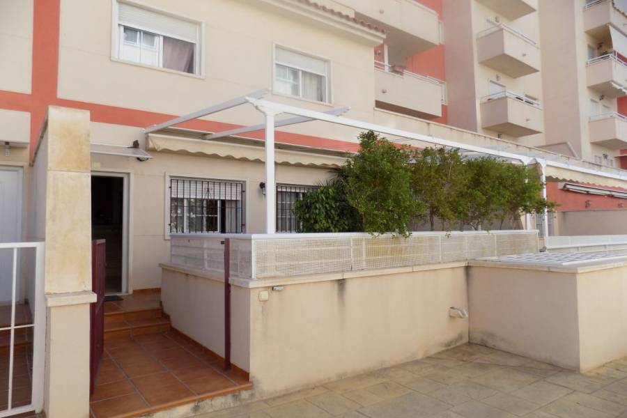 Elche,Alicante,España,4 Bedrooms Bedrooms,2 BathroomsBathrooms,Adosada,24368