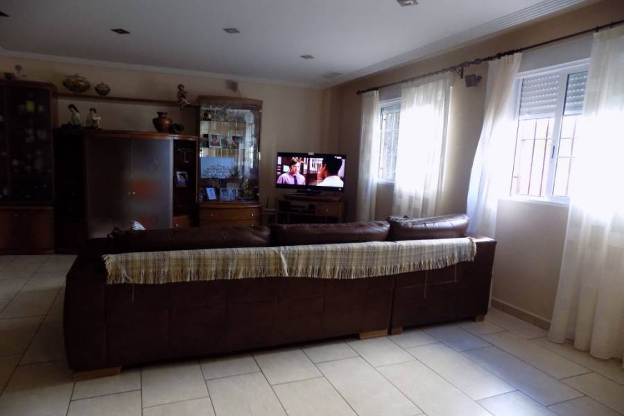 Elche,Alicante,España,4 Bedrooms Bedrooms,2 BathroomsBathrooms,Adosada,24368
