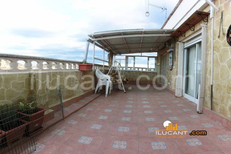 Alicante,Alicante,España,4 Bedrooms Bedrooms,2 BathroomsBathrooms,Atico,24381