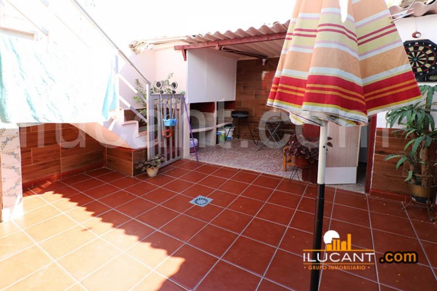 Alicante,Alicante,España,3 Bedrooms Bedrooms,1 BañoBathrooms,Planta baja,24408