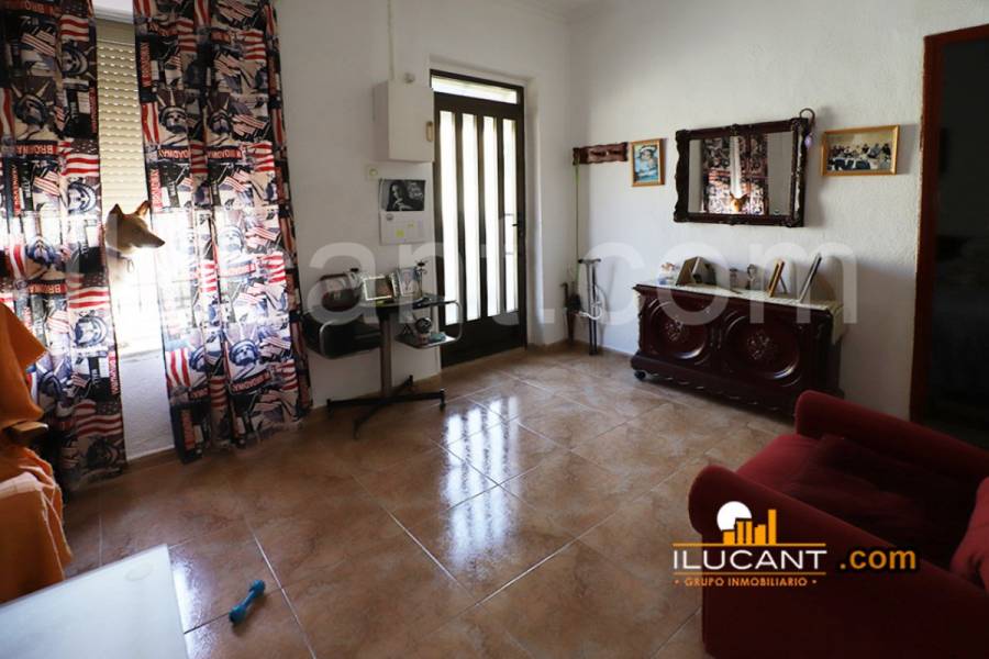 Alicante,Alicante,España,3 Bedrooms Bedrooms,1 BañoBathrooms,Planta baja,24408