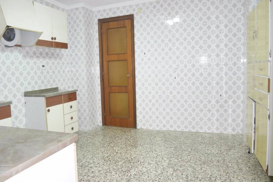 Elche,Alicante,España,3 Bedrooms Bedrooms,2 BathroomsBathrooms,Entresuelo,24418