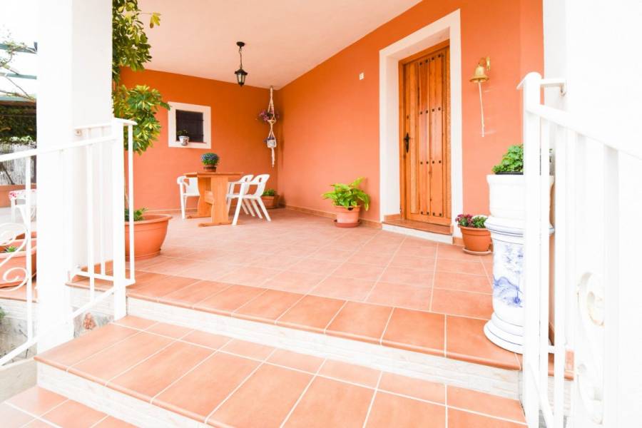 Hondón de las Nieves,Alicante,España,3 Bedrooms Bedrooms,1 BañoBathrooms,Casas,24422