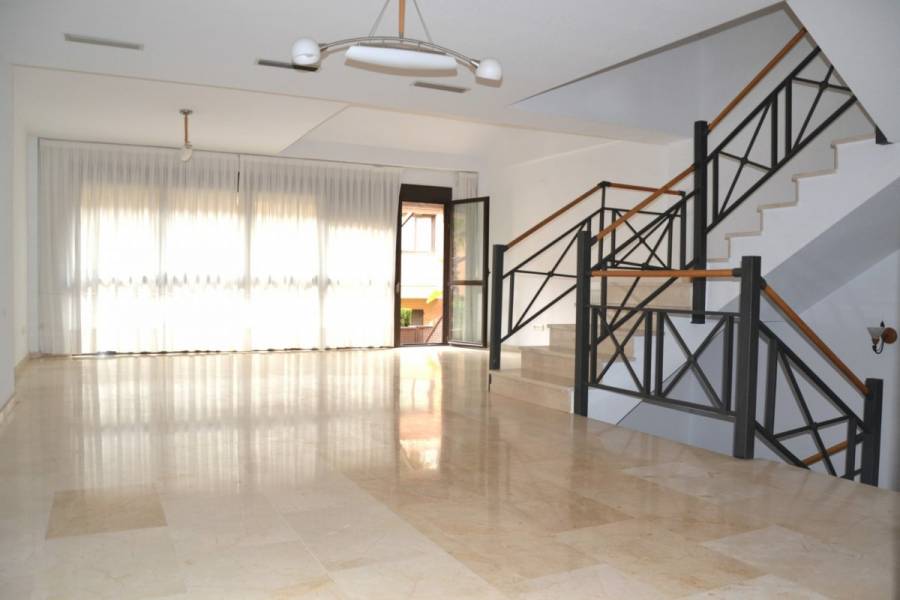 Alicante,Alicante,España,4 Bedrooms Bedrooms,4 BathroomsBathrooms,Adosada,24437