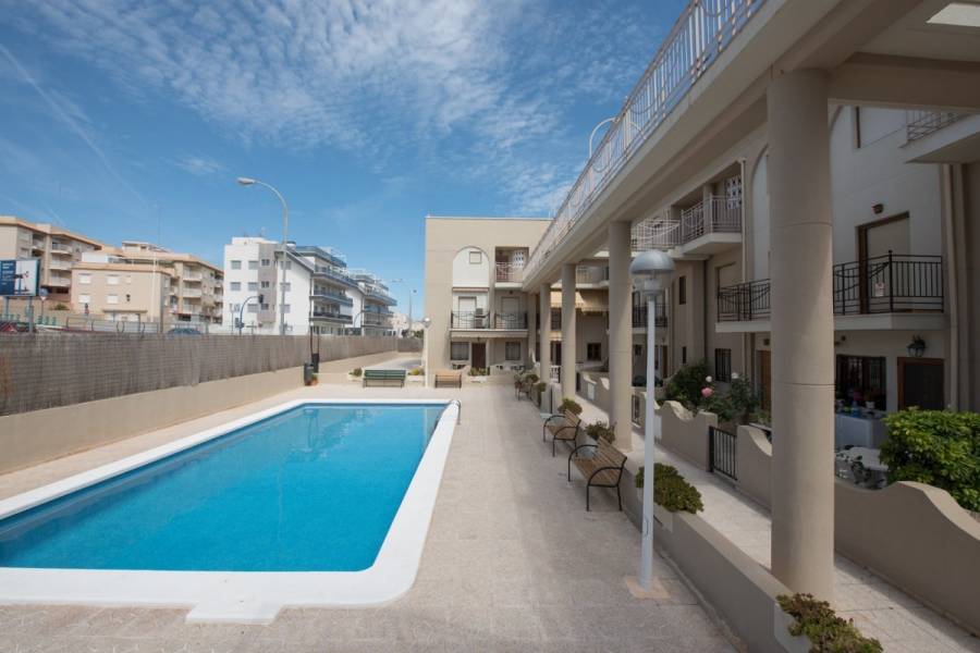 Santa Pola,Alicante,España,2 Bedrooms Bedrooms,1 BañoBathrooms,Apartamentos,24446
