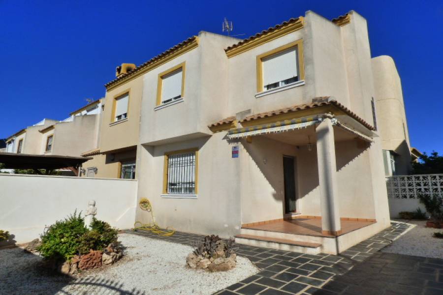 Torrevieja,Alicante,España,3 Bedrooms Bedrooms,2 BathroomsBathrooms,Adosada,24505