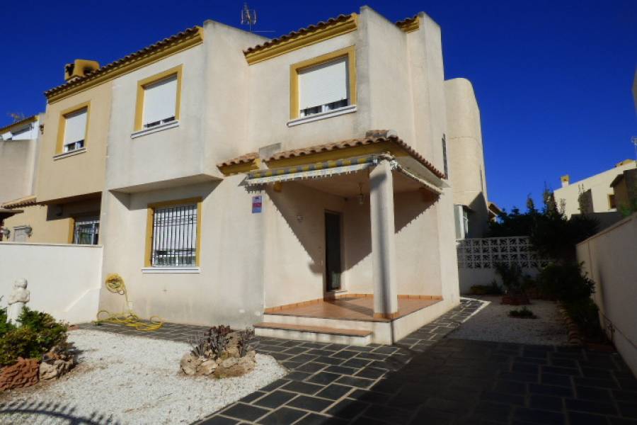Torrevieja,Alicante,España,3 Bedrooms Bedrooms,2 BathroomsBathrooms,Adosada,24505