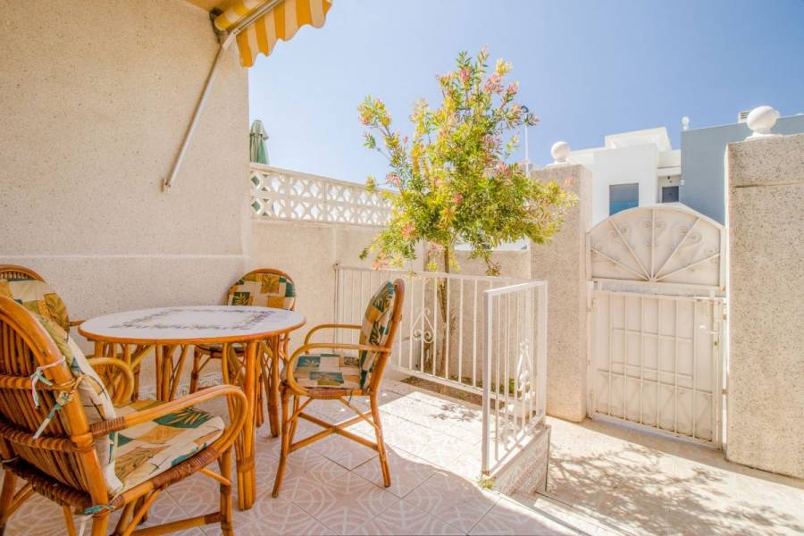 Torrevieja,Alicante,España,2 Bedrooms Bedrooms,1 BañoBathrooms,Adosada,24548