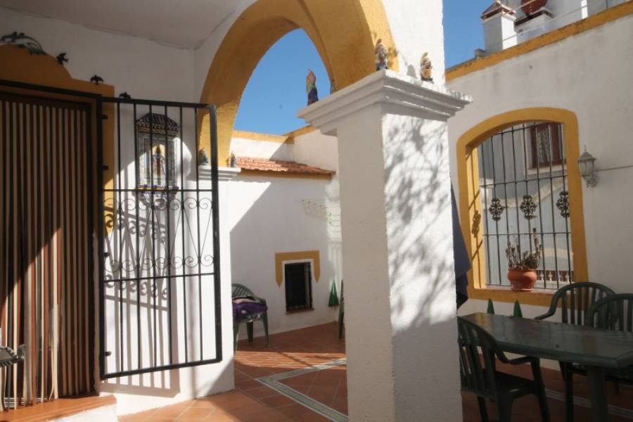 Torrevieja,Alicante,España,4 Bedrooms Bedrooms,1 BañoBathrooms,Bungalow,24566