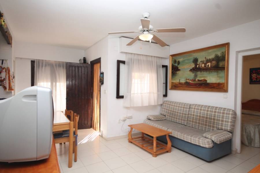 Torrevieja,Alicante,España,4 Bedrooms Bedrooms,1 BañoBathrooms,Bungalow,24566