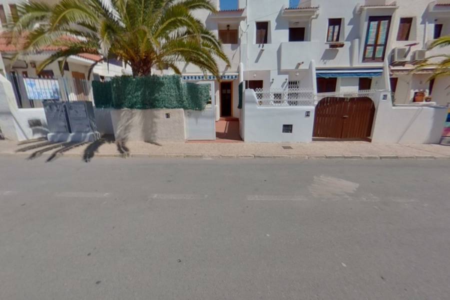 Torrevieja,Alicante,España,3 Bedrooms Bedrooms,2 BathroomsBathrooms,Adosada,24585