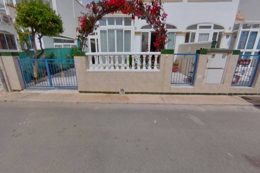 Torrevieja,Alicante,España,3 Bedrooms Bedrooms,2 BathroomsBathrooms,Adosada,24587