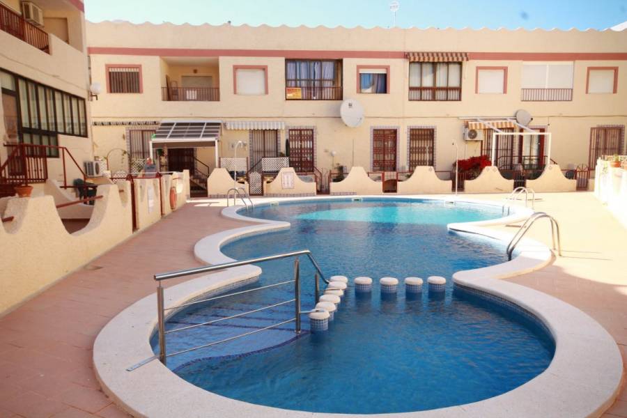 Guardamar del Segura,Alicante,España,5 Bedrooms Bedrooms,2 BathroomsBathrooms,Dúplex,24591