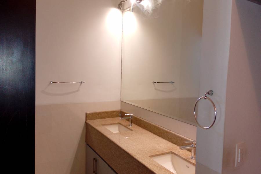 Monterrey,Nuevo León,México,3 Habitaciones Habitaciones,4 BañosBaños,Casas,Prato,2,3236