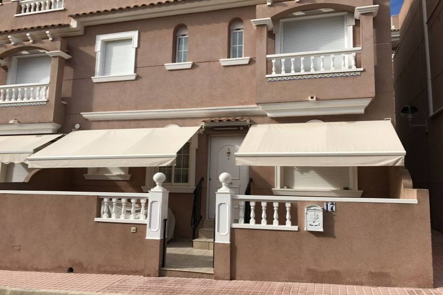 Santa Pola,Alicante,España,3 Bedrooms Bedrooms,2 BathroomsBathrooms,Adosada,24630