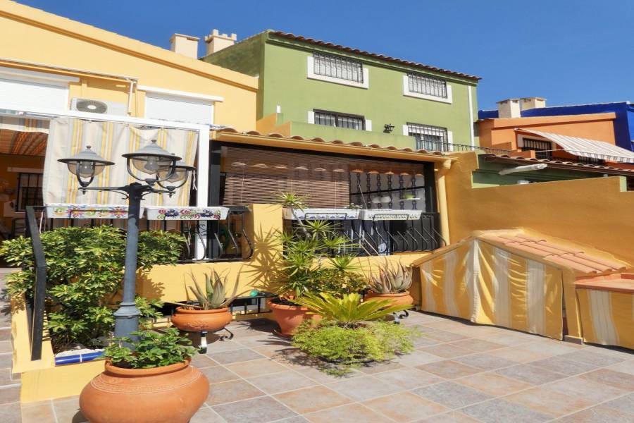 Mutxamel,Alicante,España,5 Bedrooms Bedrooms,Adosada,24685