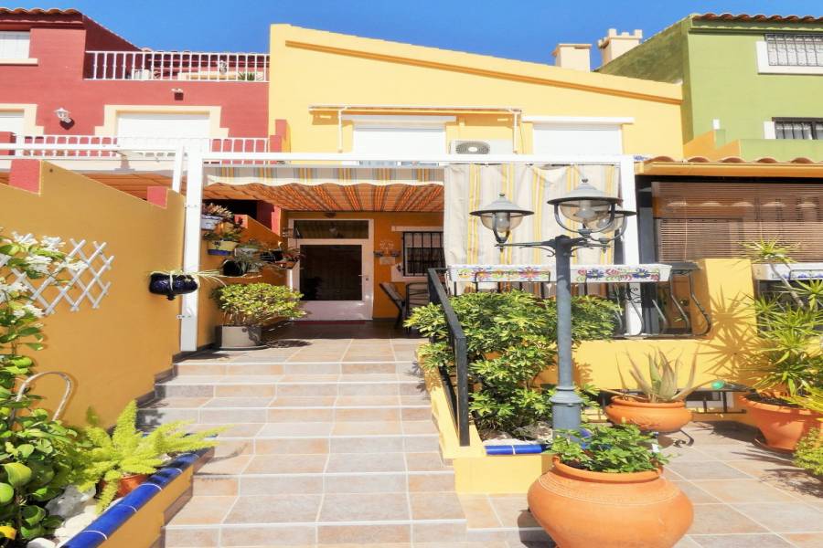 Mutxamel,Alicante,España,5 Bedrooms Bedrooms,Adosada,24685