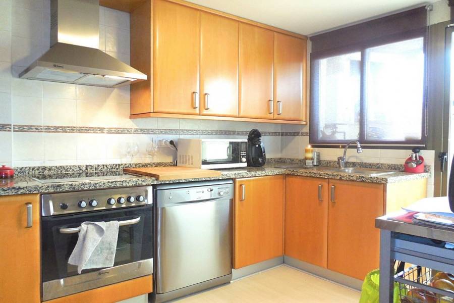 Alicante,Alicante,España,4 Bedrooms Bedrooms,2 BathroomsBathrooms,Adosada,24691